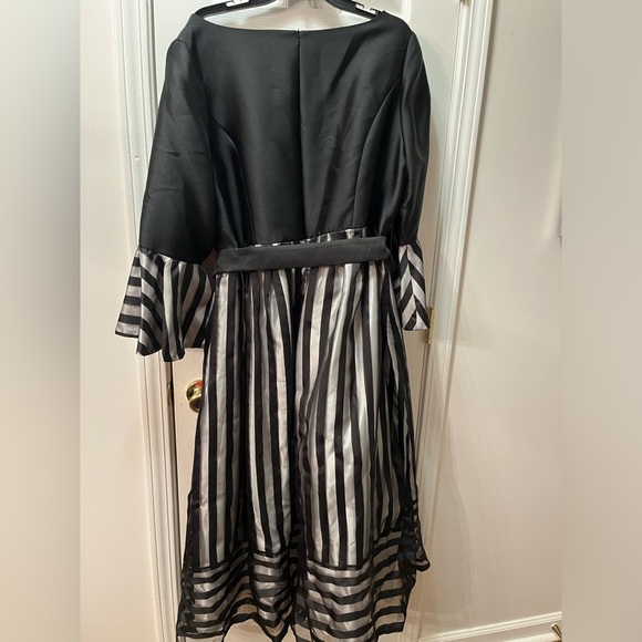 Beetlejuice or Haunted Mansion Halloween Dress, Dorinda Clark Cole Dress 16W - Picture 2 of 5